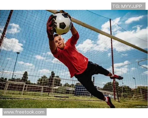 掌握足球明星的过人技巧秘诀提升你的球场表现与自信心